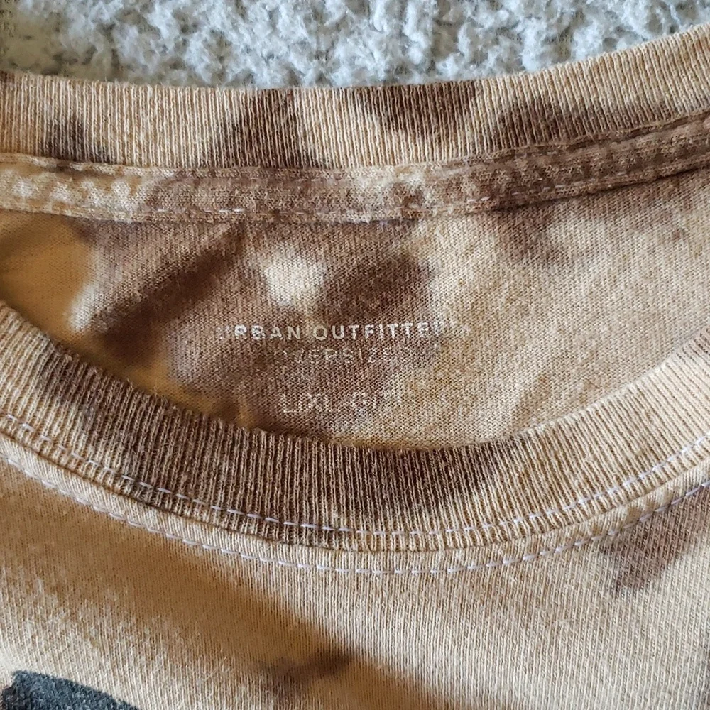 UO "Far Out" Butterfly Oversized Short Sleeve T-shirt - Picture 4 of 6